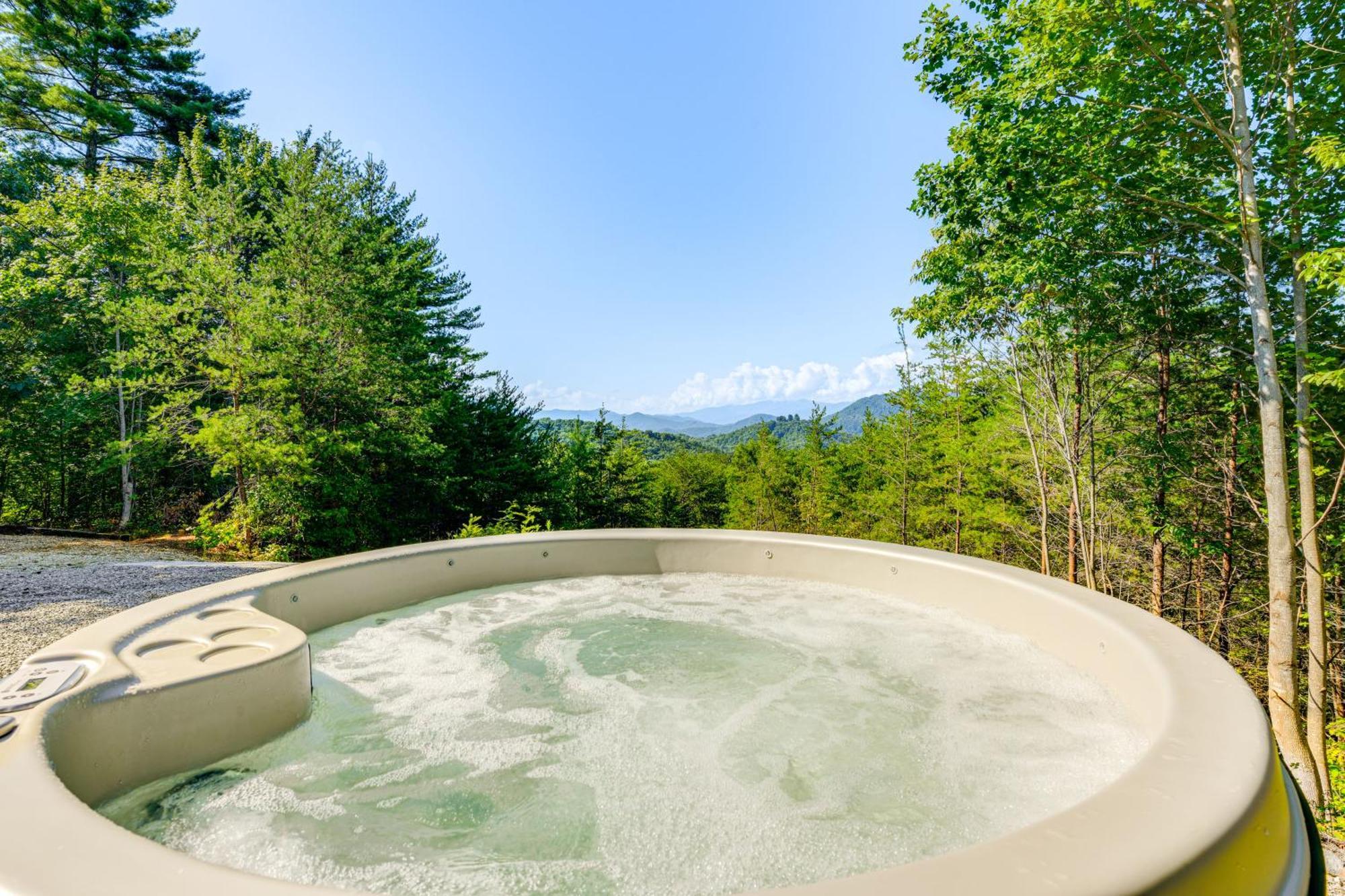 Bryson City Cabin Rental With Views And Hot Tub Exteriör bild
